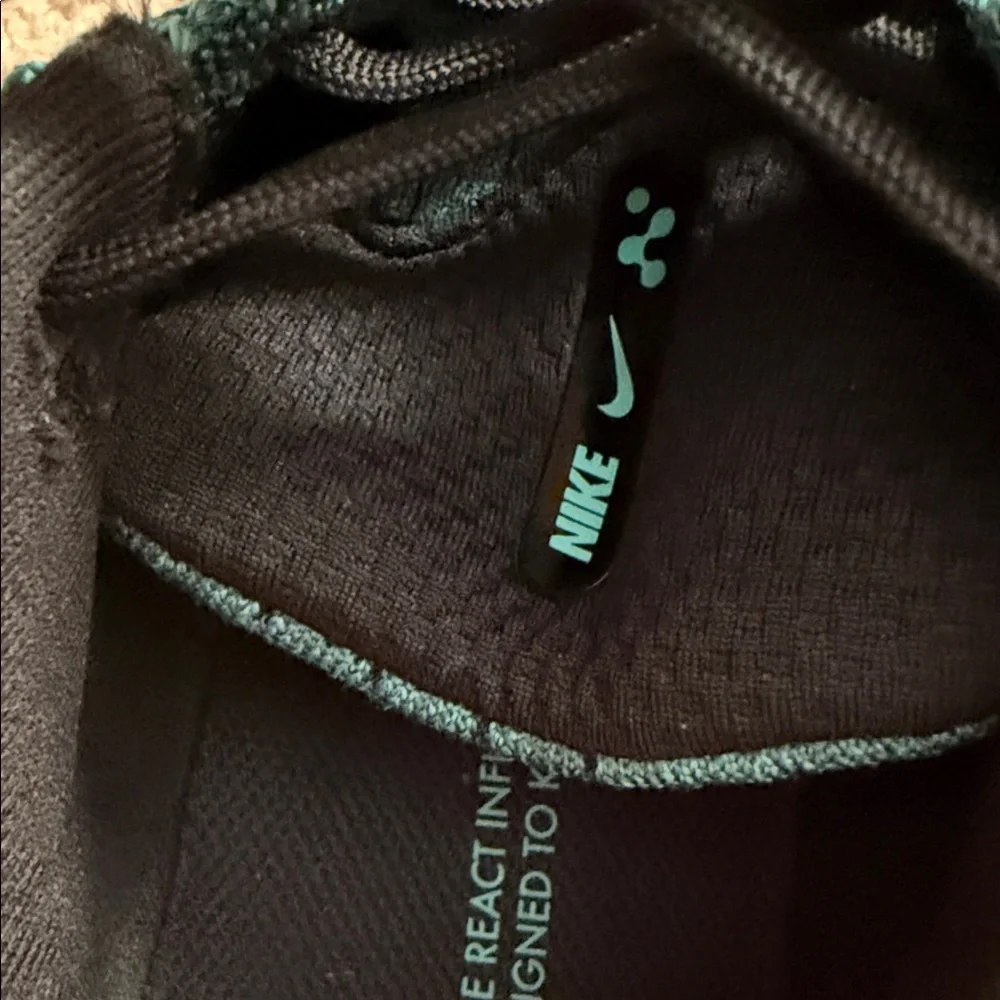 Nike Womens Flyknit Running Shoes - Picture 3 of 8